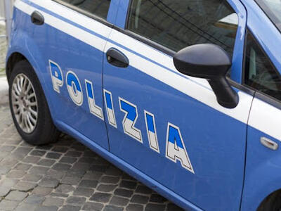 Rapina a mano armata a Lido di Camaiore: bottino di 2mila euro al negozio per animali