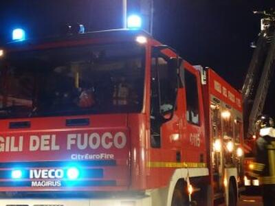 Scatta l'allarme antincendio all'istituto nautico Artiglio di Viareggio. Chiuso dai VVF l'edificio scolastico della Darsena. Le lezioni riprenderanno lunedì 9 marzo