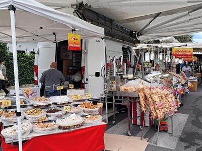 Fiera di San Francesco a Vittoria Apuana: anche per l&#039;edizione 2025 l&#039;amministrazione comunale mantiene il costo dimezzato per l&#039;occupazione del suolo pubblico