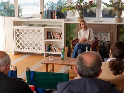 Riqualificazione e Sviluppo per Viareggio: Marialina Marcucci, candidata sindaca Viareggio, a tu per tu con giornalisti