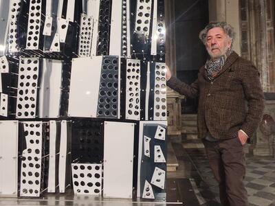Apuane Meccaniche: Tano Pisano compie 80 anni a Pietrasanta e "invade" il complesso di Sant'Agostino