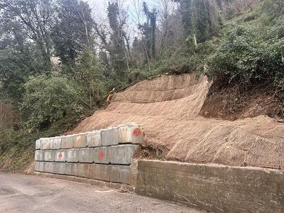 Camaiore: Rischio idrogeologico. Terminati i lavori per il ripristino della frana lungo la via per Metato, iniziati quelli per la frana della Polletta a Nocchi