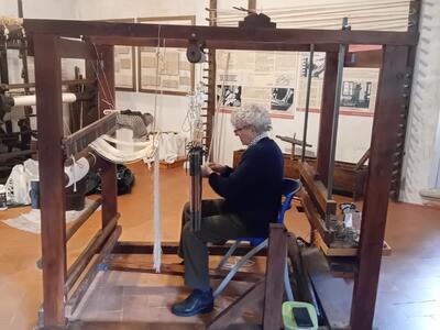 Seravezza: l'arte del cucito e della tessitura, prossimi laboratori a Palazzo Mediceo