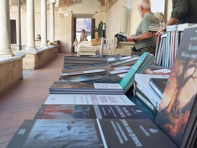 Da venerdì a Pietrasanta torna "Libropolis"