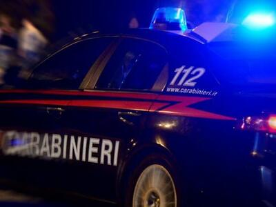 Si ferma alla stazione di servizio per eludere il controllo dei carabinieri: identificato ed espulso dall’Italia