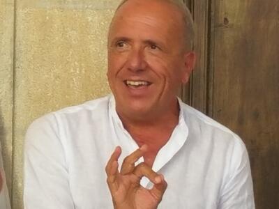 Seravezza: bandi per due nuovi posteggi fuori mercato per il settore alimentare in località Desiata e a Ripa, davanti alla farmacia