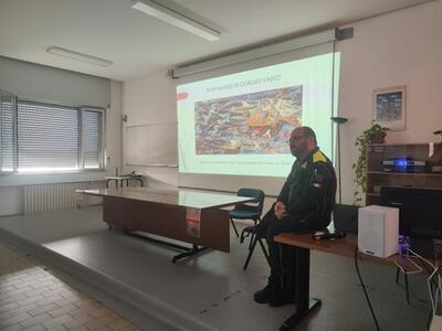 Il chirurgo Federico Filidei primo ospite dei “pomeriggi scientifici” del Galilei di Viareggio con un incontro sulla protezione civile