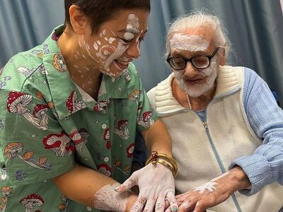 L&#039;arte che cura: alla RSA Tabarracci la cerimonia di donazione di 8 pannelli decorativi e l&#039;asta benefica per la &quot;Cura Contagiosa&quot;, venerdì 24 ottobre