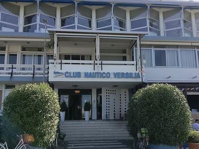 Al Club Nautico Versilia la presentazione del libro “Il tuo nome nell’onda”