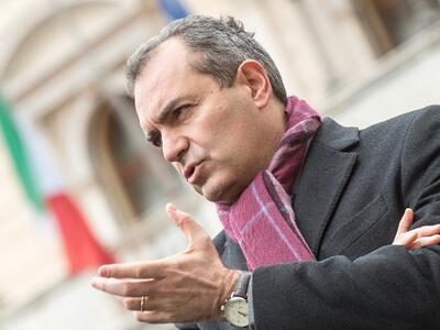 "Poteri occulti", il libro di Luigi De Magistris a Villa Bertelli, sabato 24 gennaio