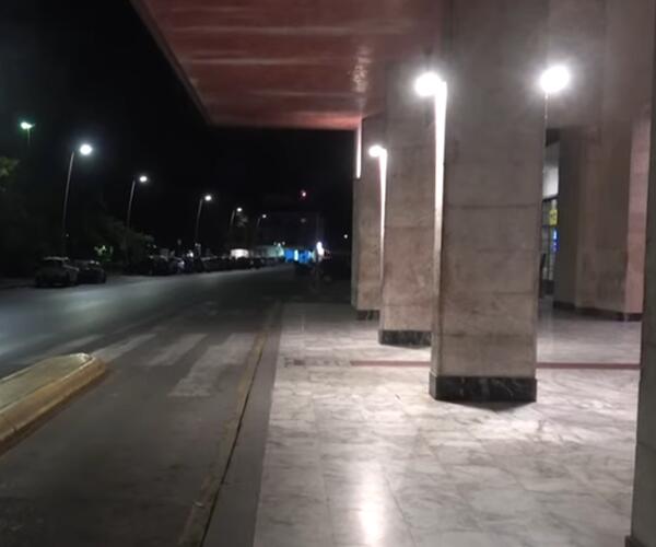 Viareggio sotto scacco da un gruppo di maranza: rapinano turisti e locali e spaccano la testa a un loro connazionale