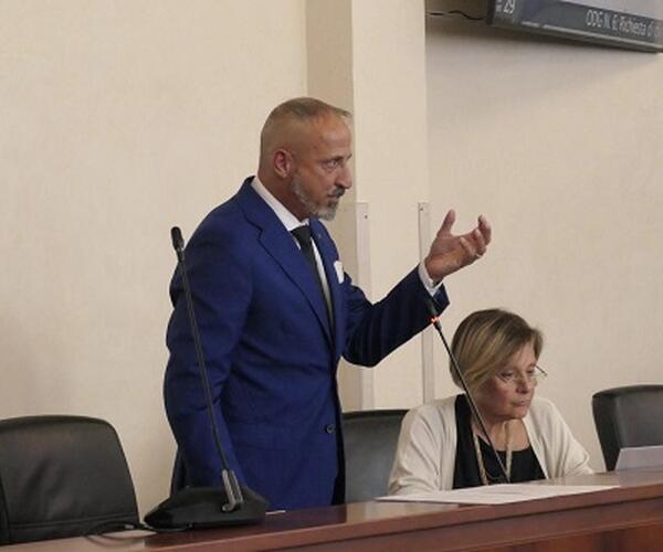 Alessandro Santini, consigliere comunale di Viareggio, rinnova i complimenti alla presidente Marcucci e alla Fondazione Carnevale per la trasparenza nei bilanci e chiede: &quot;La Fondazione Festival Pucciniano si allinei subito&quot;