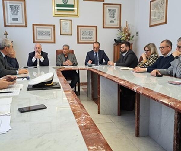 Erosione costiera, dal tavolo ROMCAV un primo risultato concreto: trasferimento di sabbia verso Ronchi–Poveromo dall'autunno 2026