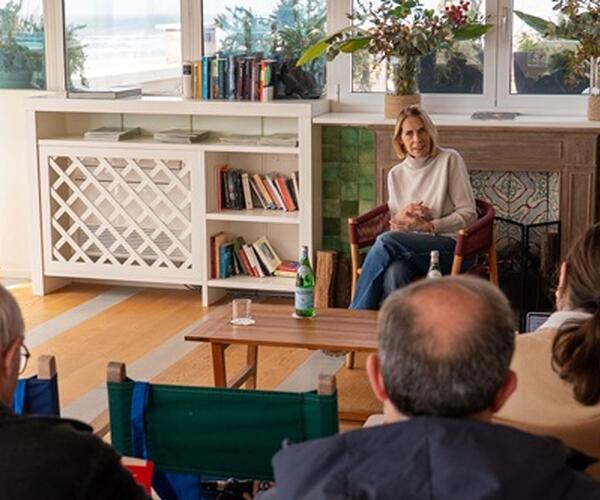 Riqualificazione e Sviluppo per Viareggio: Marialina Marcucci, candidata sindaca Viareggio, a tu per tu con giornalisti