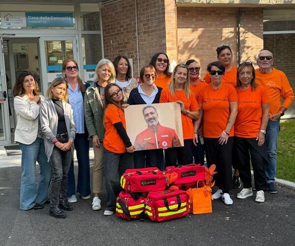 Casa di Comunità del Terminetto: in ricordo di Andrea Paci donazione di borse e portachiavi per l’assistenza domiciliare