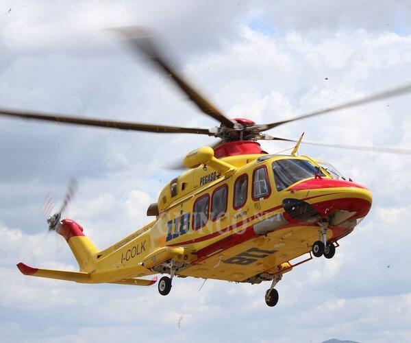 Si lancia dalla finestra a Camaiore: non è grave uomo di 96 anni portato all'ospedale di Pisa Cisanello con Pegaso