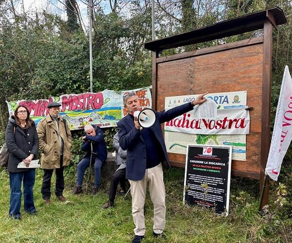 "Cava Fornace deve chiudere". Il sindaco di Forte dei Marmi Bruno Murzi: "Alle dichiarazioni di principio devono seguire scelte politiche coerenti"