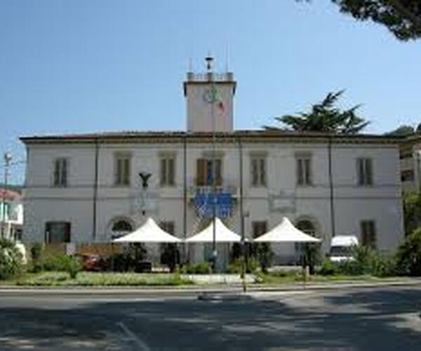 Massarosa, attenzione al nido "Del Magro": i consiglieri di opposizione chiedono verifiche tecniche sul microclima della struttura