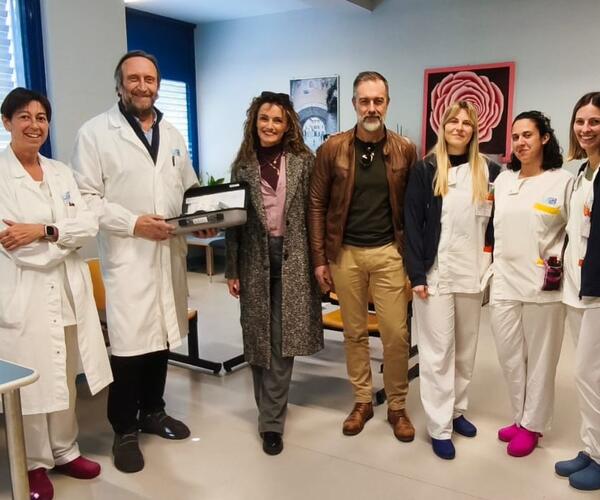 “Spazio scenico” di Viareggio dona attrezzatura innovativa alla Riabilitazione dell’ospedale “Versilia”