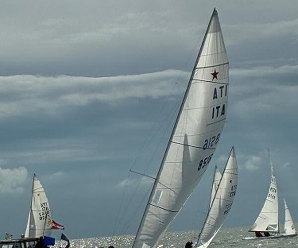 La Società Velica Viareggina parte alla grande: al via il Trofeo Burlamacco Star