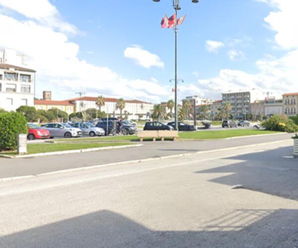 Ventenne molestata  da un extracomunitario di colore in uno stabilimento balneare di Viareggio