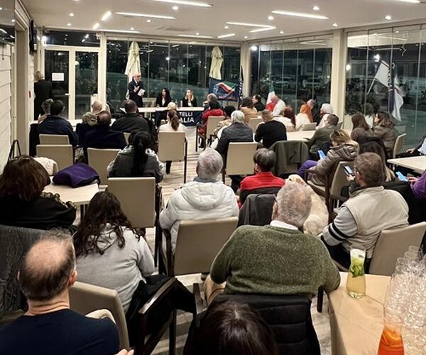 Grande partecipazione all’incontro “Le Ragioni del SÌ” sul referendum sulla giustizia a Lido di Camaiore. Zucconi: «Un momento di confronto importante per informare i cittadini su una riforma fondamentale per il Paese»
