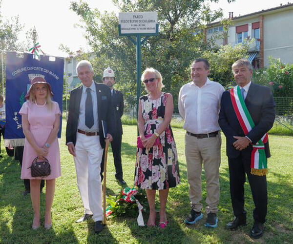 La Principessa Astrid del Belgio con il Principe Fulco Ruffo di Calabria alla commemorazione del nonno Medaglia d'oro al valor militare Fulco Ruffo di Calabria