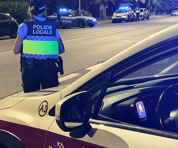 Sicurezza stradale e urbana a Forte dei Marmi: partito il nuovo servizio notturno della Polizia Locale