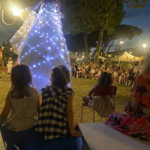 foto spettacolo serale pinetina bambini 2024