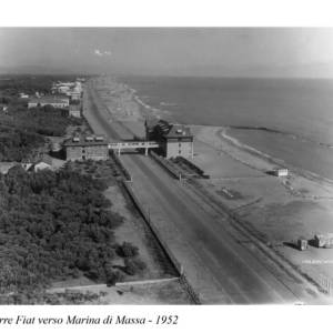 Erosione 1 - da torre fiat verso marina di massa 1952