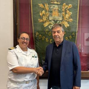 sindaco con nuovo comandante Capitaneria di Porto di Viareggio