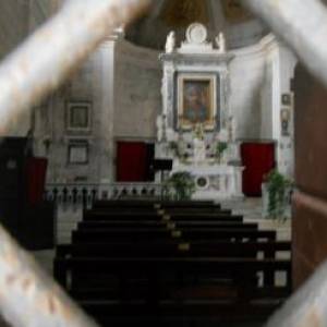 Interno Santuario bDove il silenzio è passato e preghiera 034 r