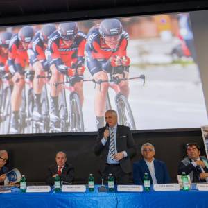 Partenza della Tirreno Adriatico 1