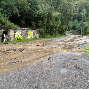 Seravezza-Detriti in strada